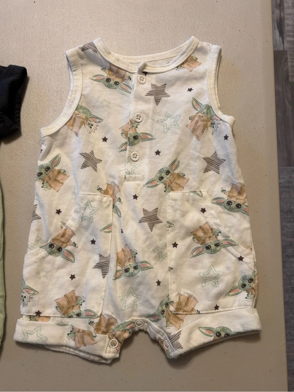 Star Wars Baby Grogu set/2 Rompers in Green and White 0/3M 0032S